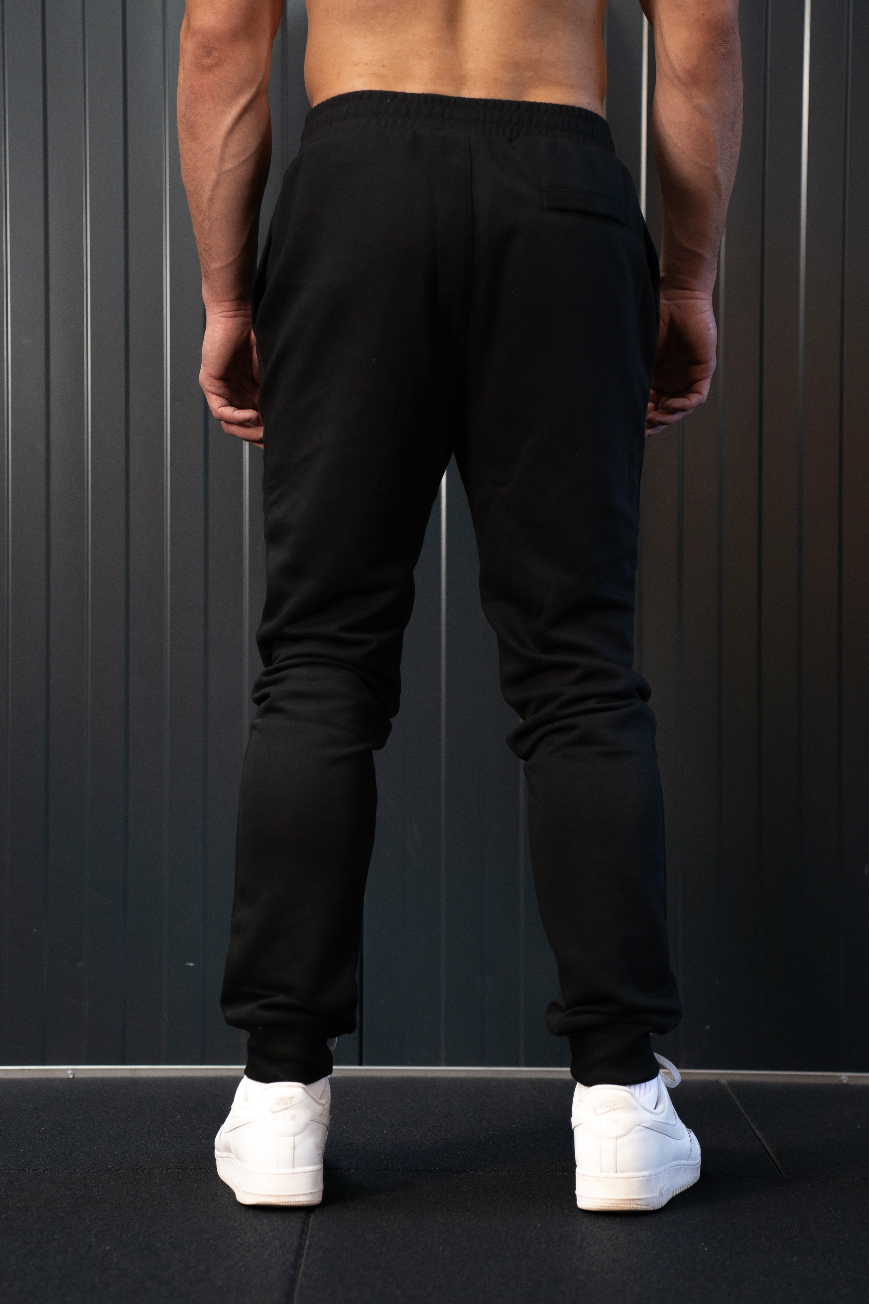 Black #color_black