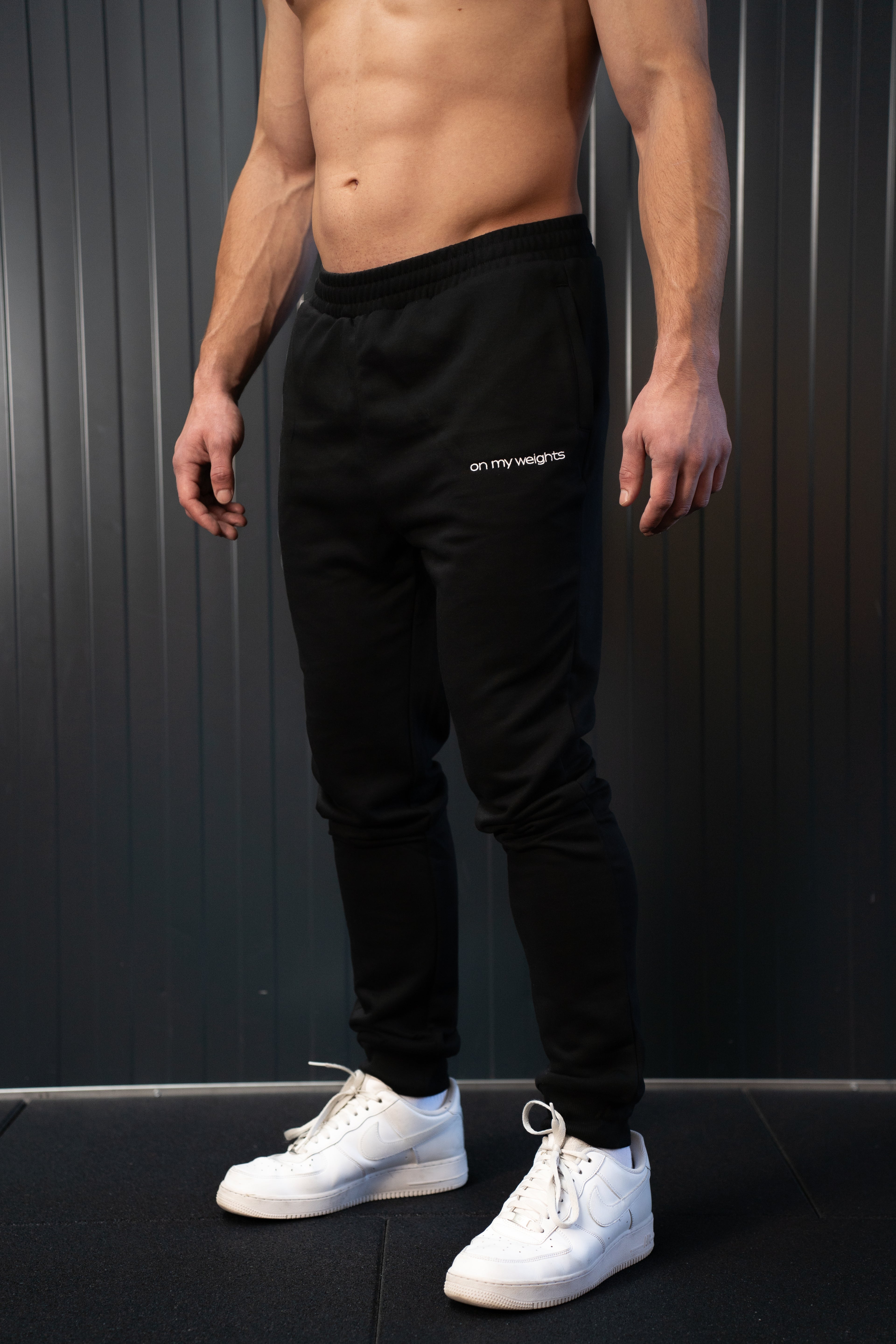 Black #color_black